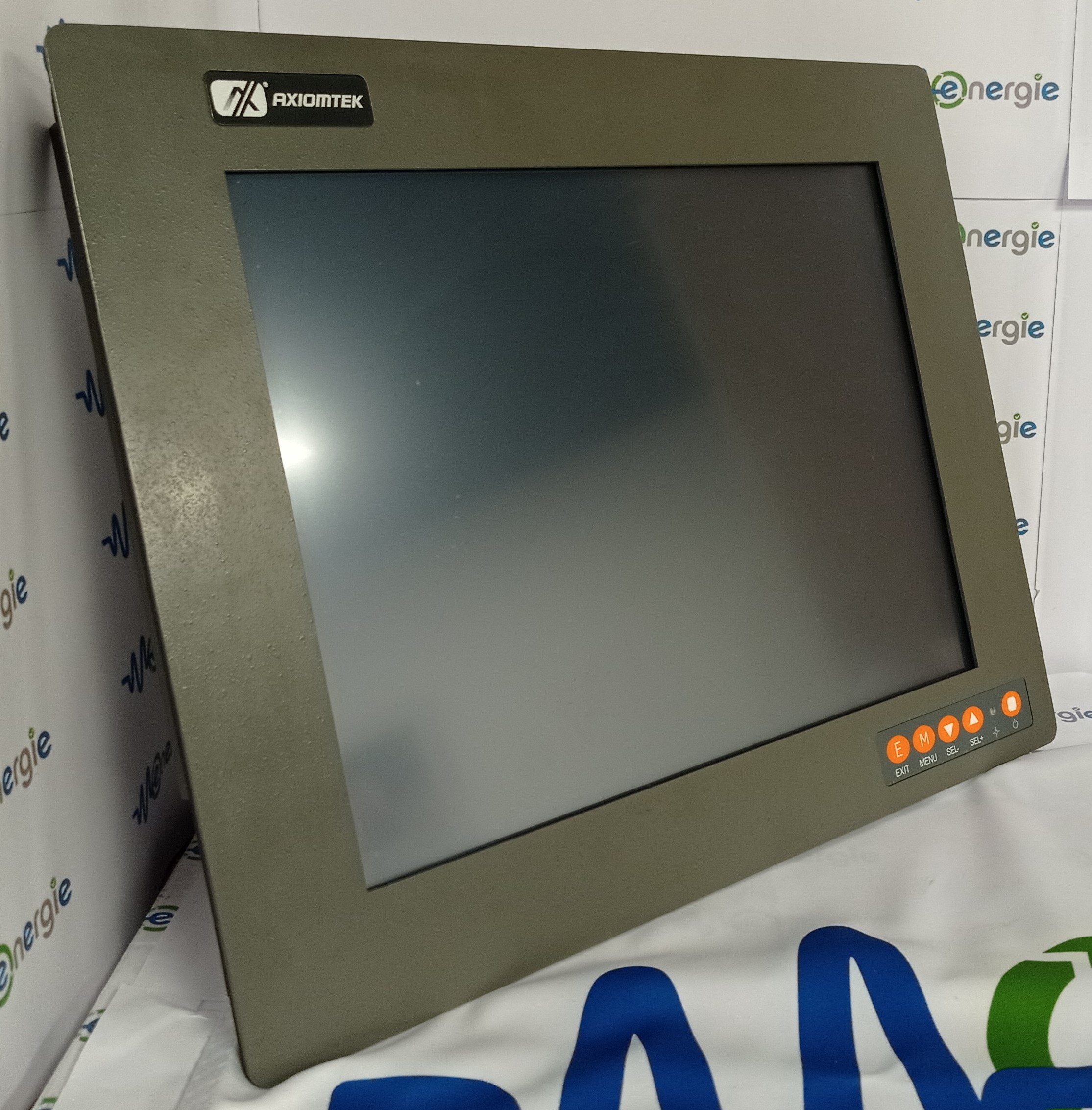 Moniteur-Axiomtek
