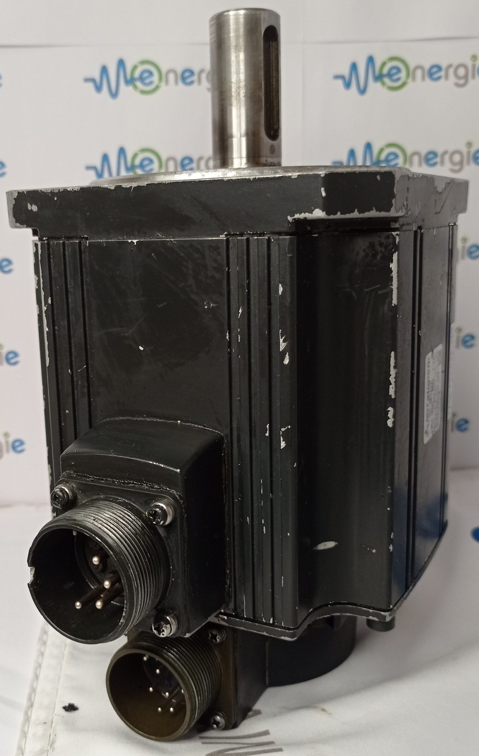 SERVO-MOTOR-MITSUBISHI-HC-SF152-P.-DEBOUT