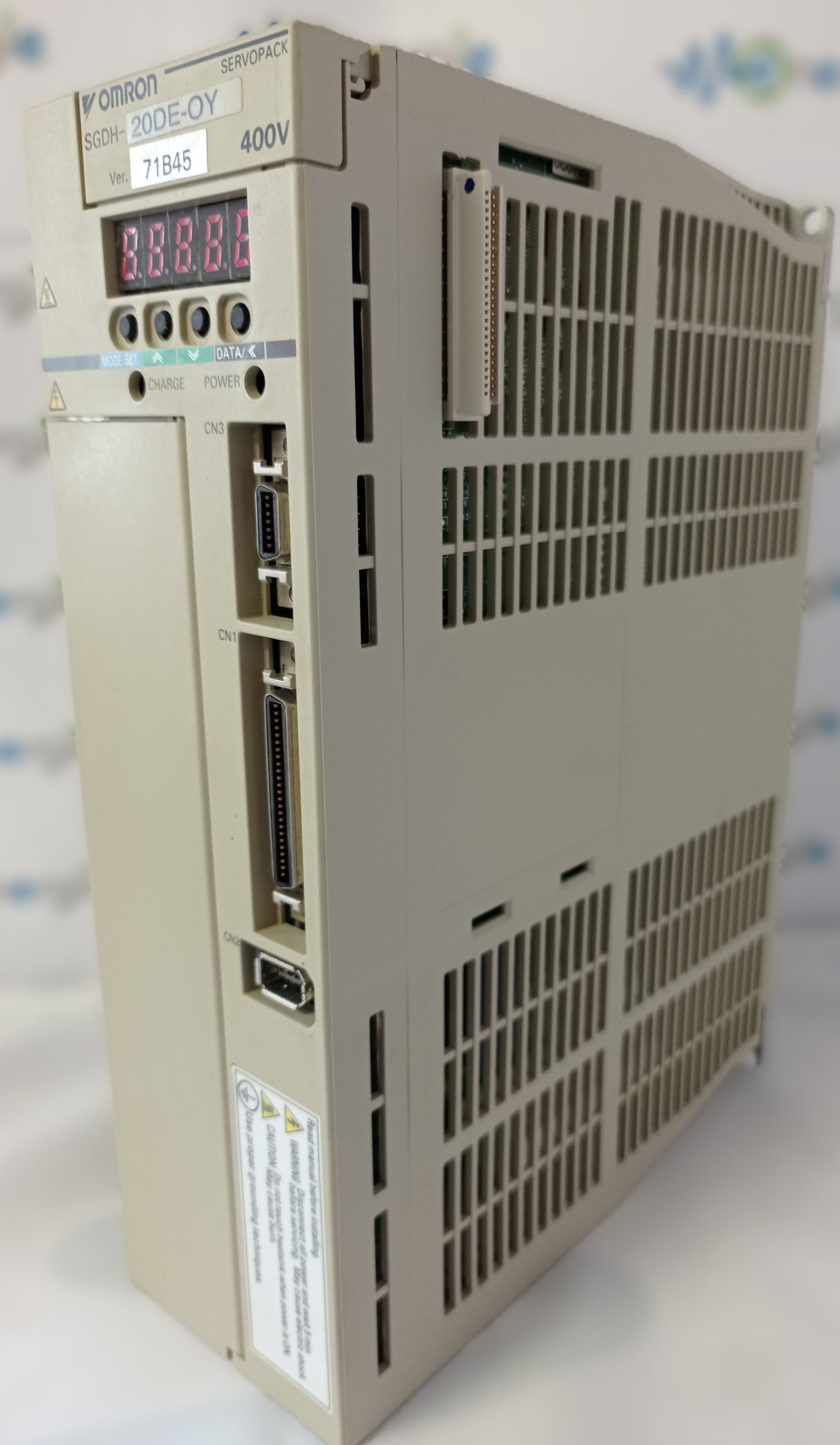 Variateur-OMRON-SGDH-20DE-OY-2