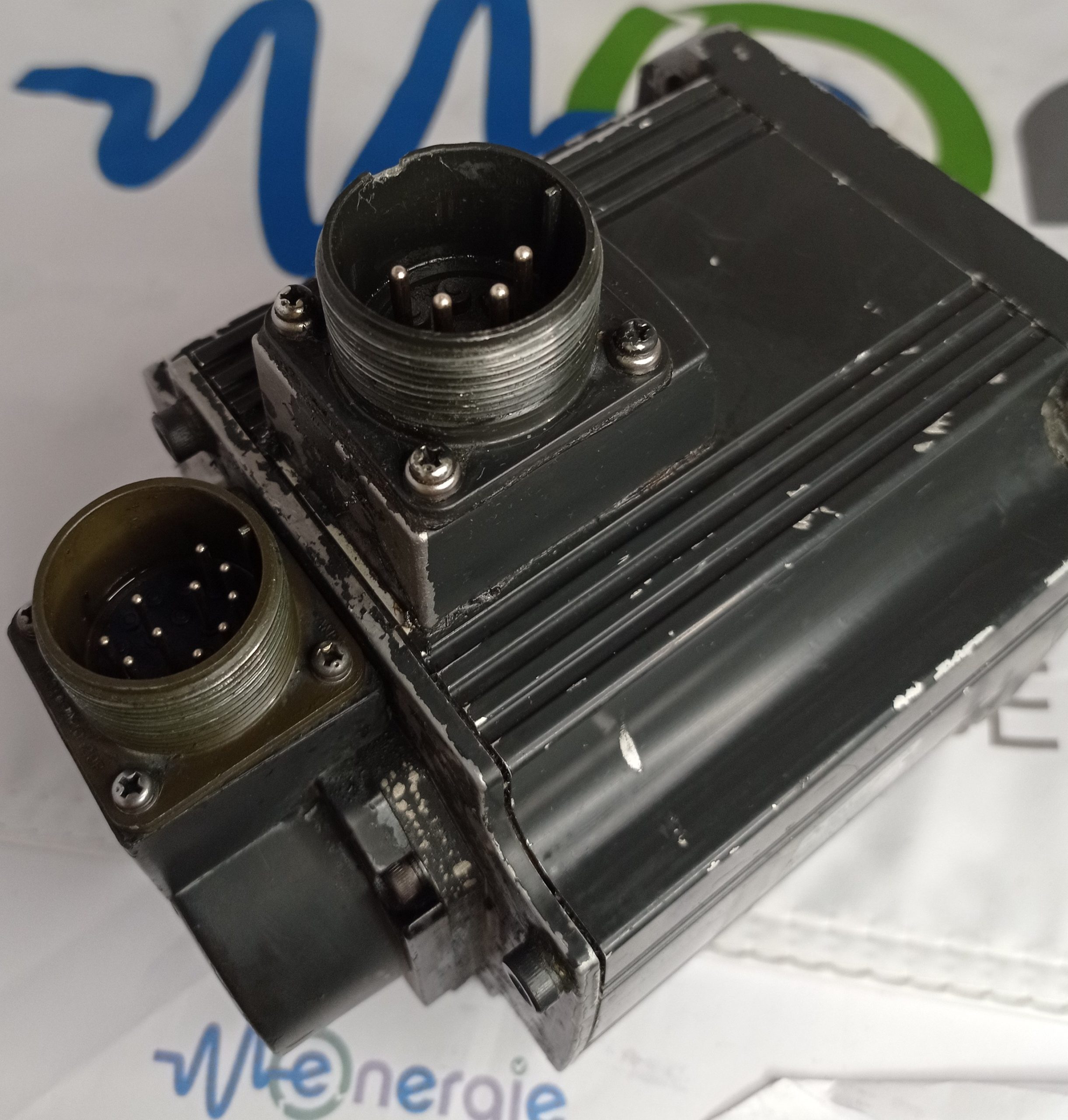 SERVO-MOTOR-MITSUBISHI-HC-SF152-P.-DE-HAUT