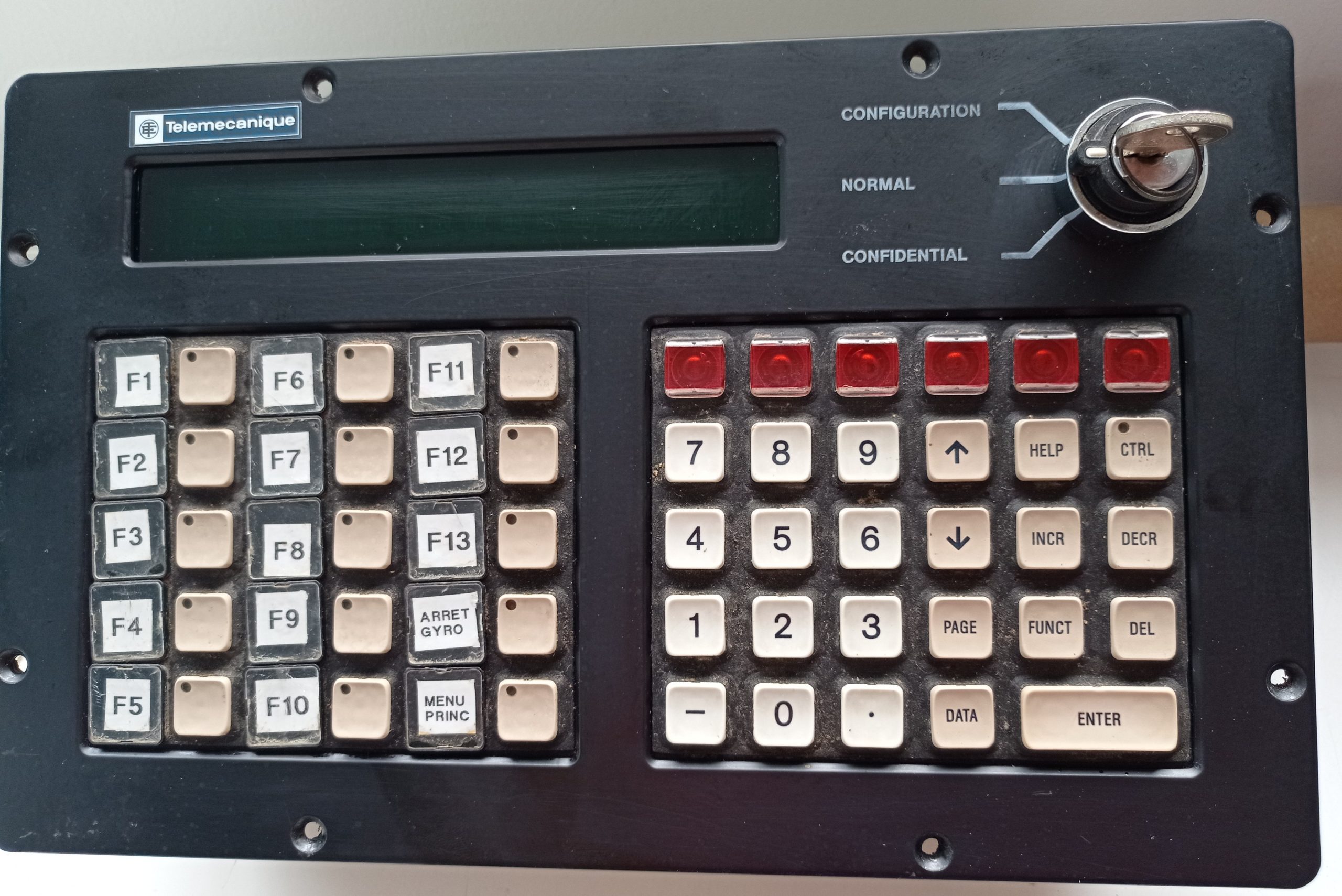 Pupitre-Telemecanique-1