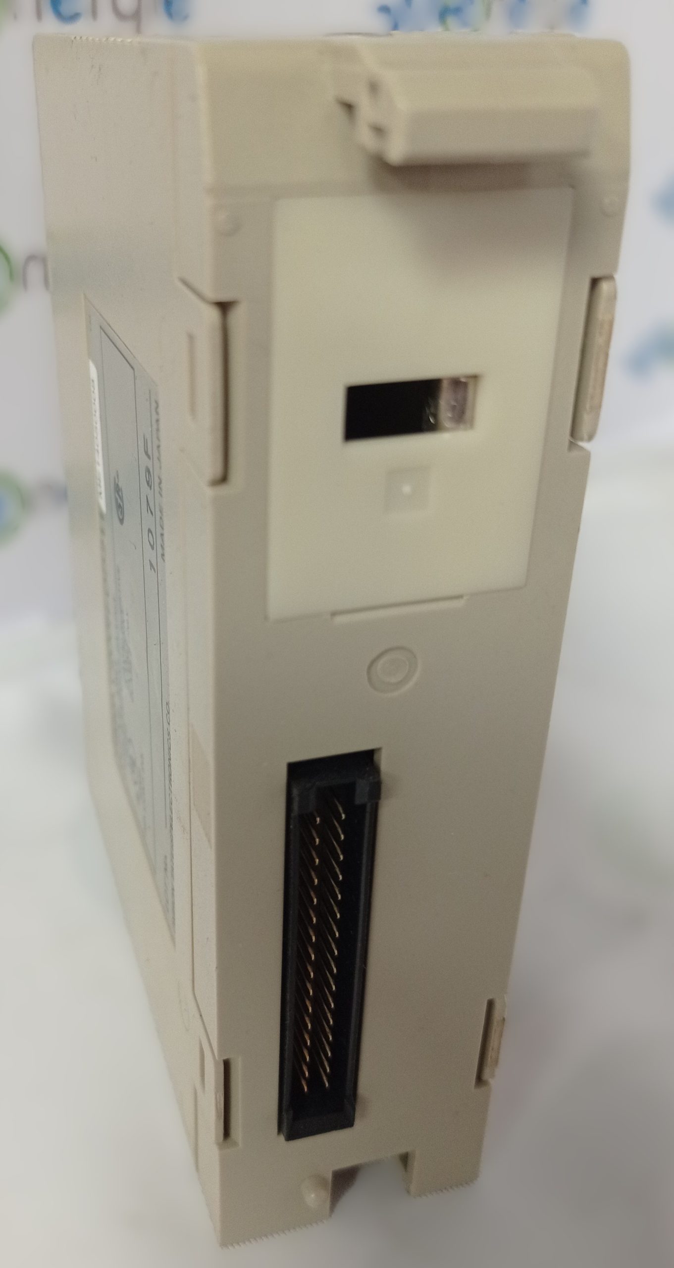 Omron-C200H-OD211-UNITE-DE-SORTIE-3
